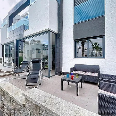 Oasis Viii Punta Prima 3023 * トレビエハ